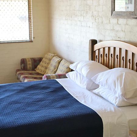 The Middle Pub Hotel มัลลัมบิมบี ภายนอก รูปภาพ