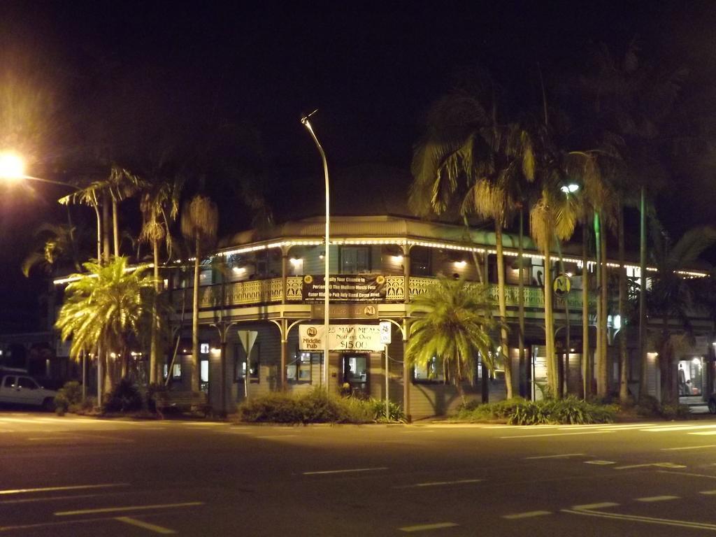 The Middle Pub Hotel มัลลัมบิมบี ภายนอก รูปภาพ