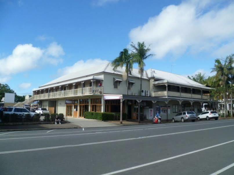 The Middle Pub Hotel มัลลัมบิมบี ภายนอก รูปภาพ